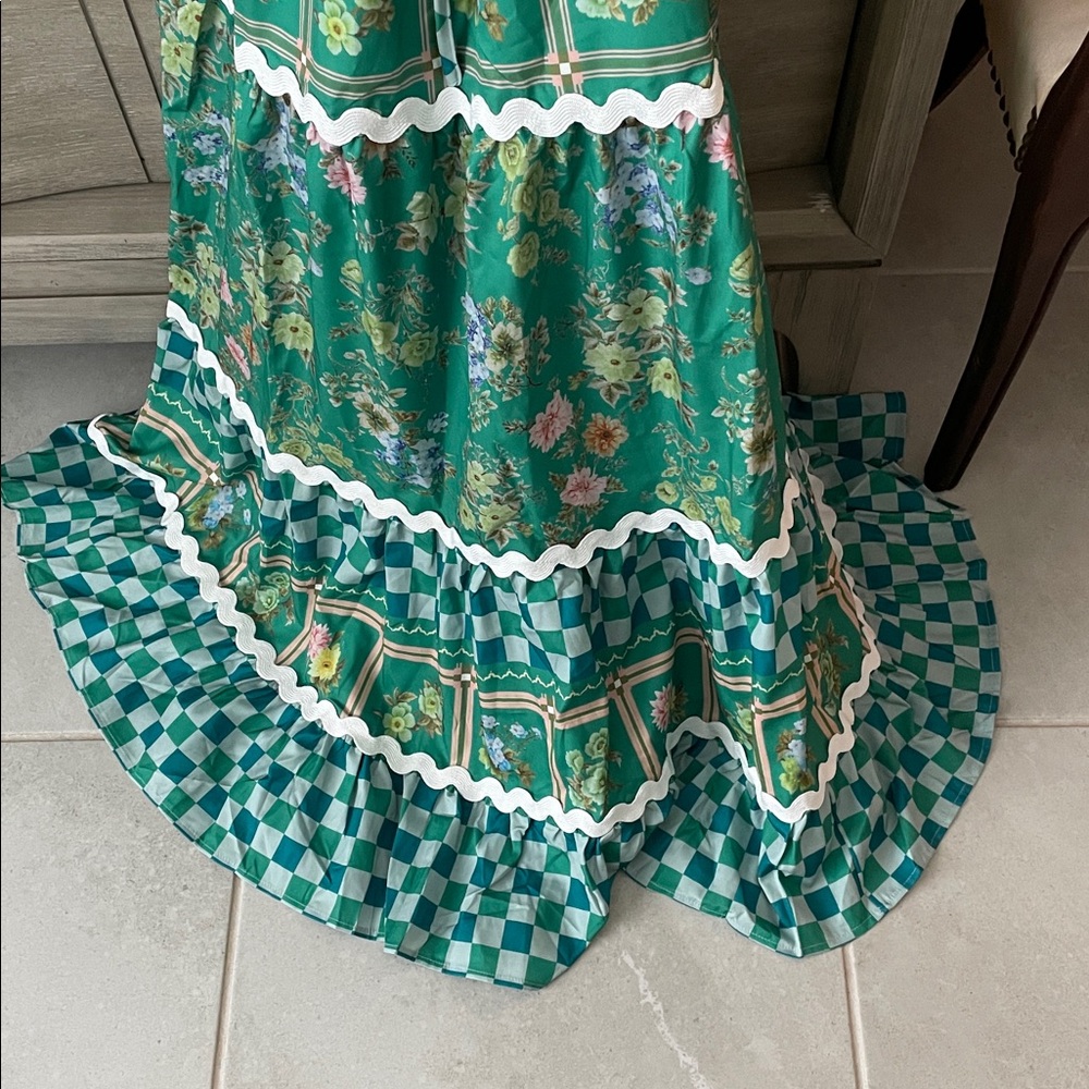 Rosa Clothing women’s Green Floral Smocked Sundress - Picture 4 of 6